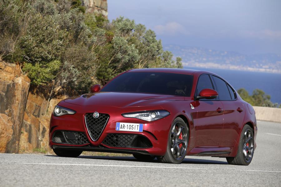  Alfa Romeo Giulia Quadrifoglio 2016 года  (WW) (фото 16 из 40)